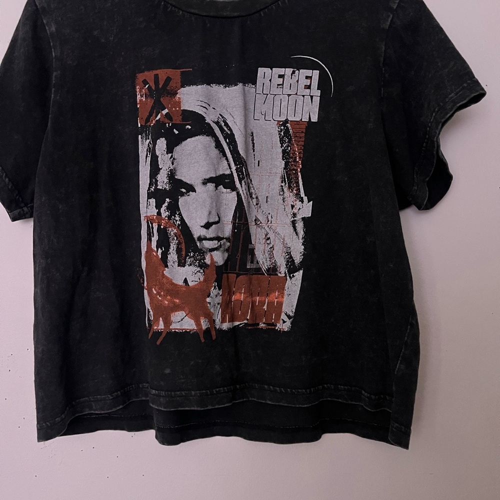 Forever 21 Black Graphic Tee